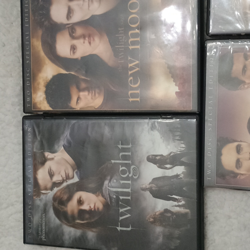 Twilight Saga DVD Collection - Picture 2 of 4